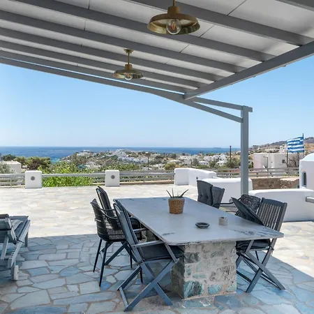 Fotis Ano Syros